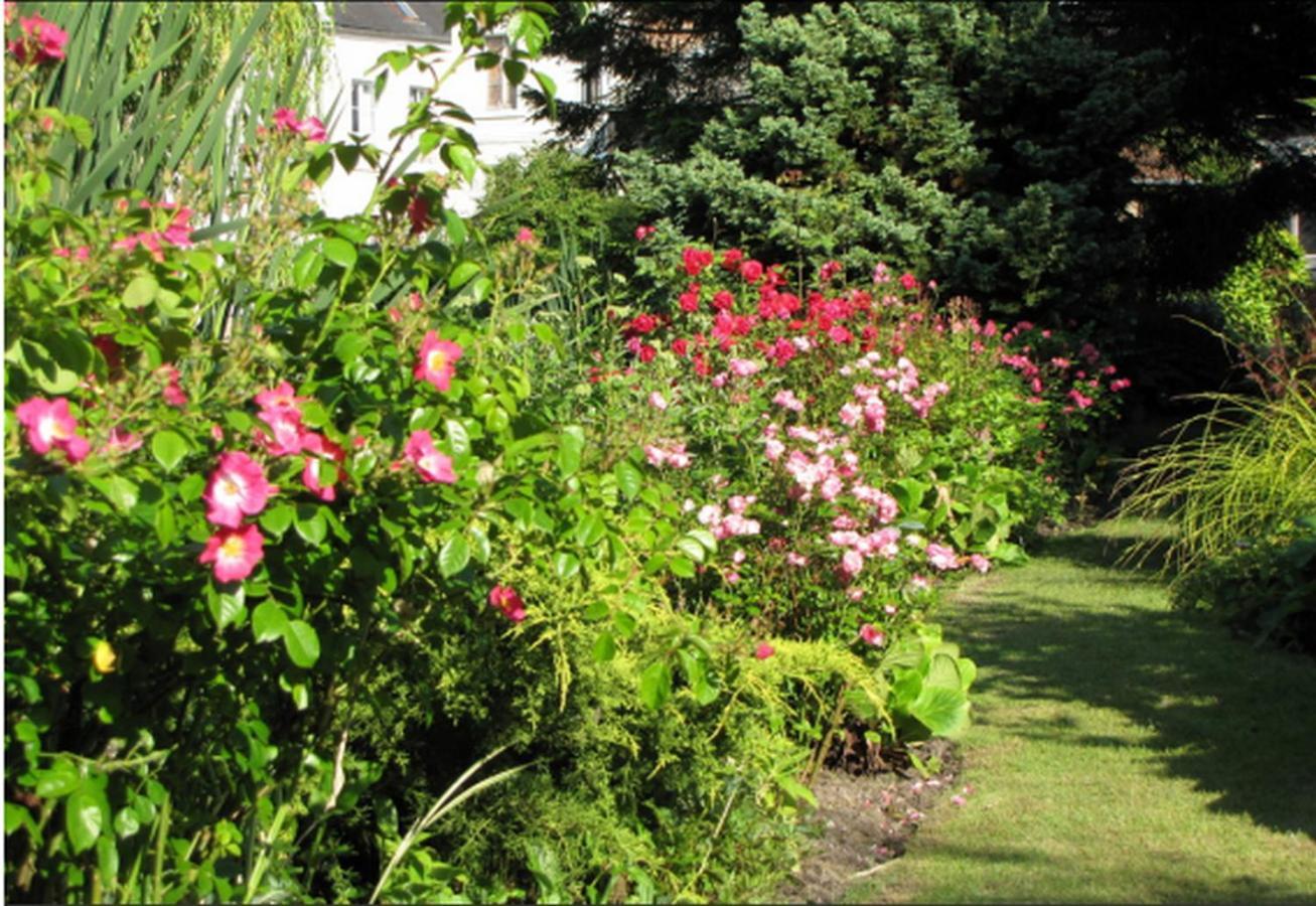 Au Jardin Des Deux Ponts Bed & Breakfast Abbeville Bagian luar foto